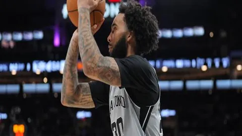 卢森堡新星岁前锋国家队初登场，与卢卡库并肩成焦点